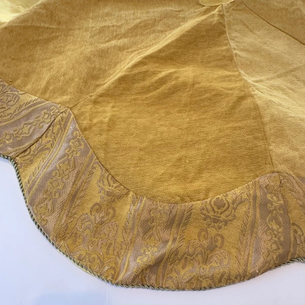 Gold Chenille Christmas Tree Skirt Damask Jacquard Border Metallic Rope Trim